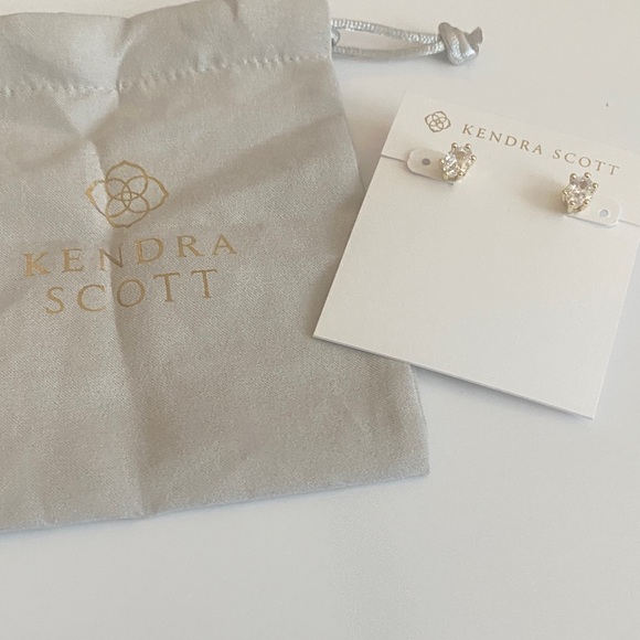 Kendra Scott Gold Heart Stud Earrings With Dust Bag. - Picture 5 of 7